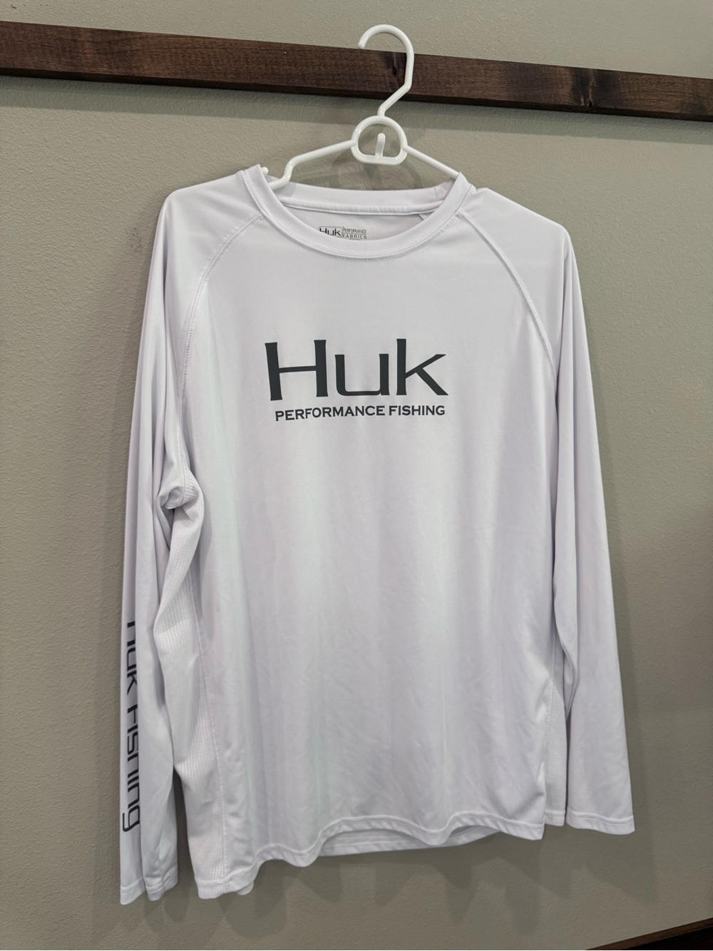 Huk Performance Fishing Men's Long-Sleeve Shirt - White